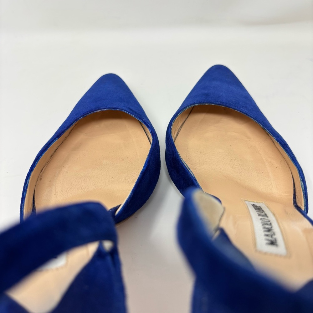 Manolo Blahnik Navy Blue Slingback Pointed-Toe Heels - Picture 14 of 16